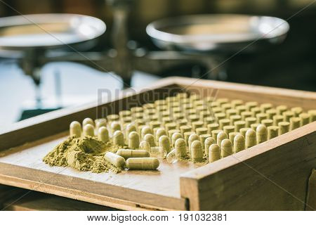 Kariyat Powder - Organic Herbal Drug An Alternative Medicine With Hand Manual Capsule Packing Tool.