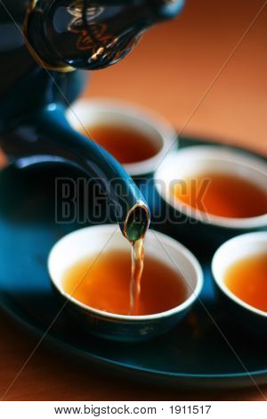 Verter té