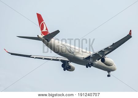 Bangkok, Thailand. - April 23, 2017 : Plane or aircraft of Turkish Airlines or Airways on the sky landing to Suvanabhumi airport.