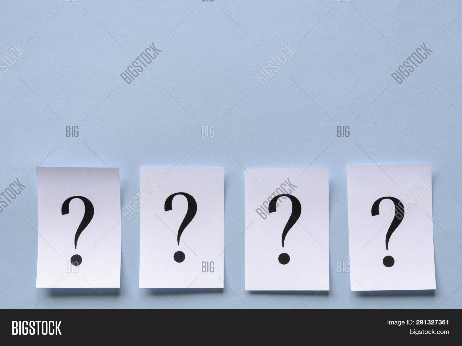 Сила вопросов. Вопрос с бумагой. Вопрос с бумагой. Человек с вопросом. Человек с вопросительным лицом.