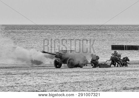 Kolobrzeg, West Pomeranian / Poland - 2019:  Reconstruction Of Battle For Kolobrzeg - The Gunners Of