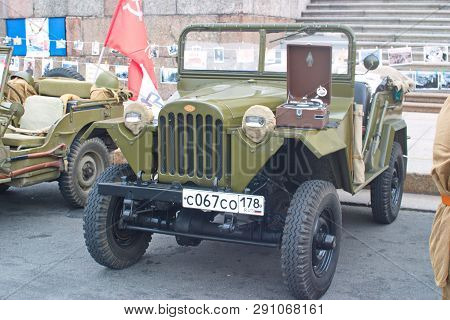 Saint Petersburg, Russia - August 25, 2018: Parade Of Old Cars To The 40th Anniversary Of The Newspa