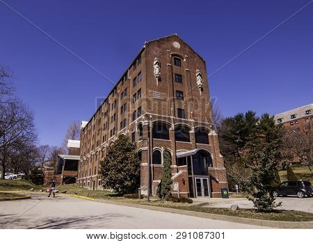 Latrobe, Pennsylvania, Usa 3/23/2019 Aurelius Hall On The Campus Of St Vincent College On A Spring D