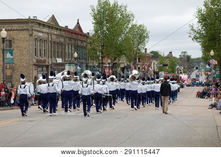 Stoughton, Wisconsin, Usa - May 20, 2018: Annual Norwegian Parade, Members Of The Stoughton High Sch