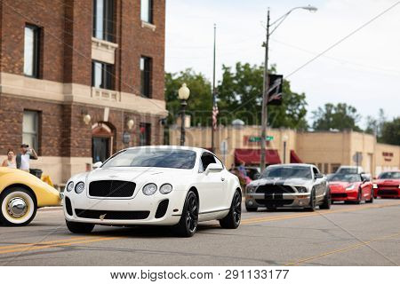 Auburn, Indiana, Usa - September 9, 2018 The Auburn Cord Duesenberg Festival, Bentley Continental On
