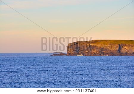 The Kilkee Cliff Walk Is A Scenic 2 To 3 Hour (8km) Moderate Loop Walk Along The Kilkee Cliffs Start