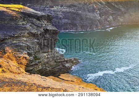 The Kilkee Cliff Walk Is A Scenic 2 To 3 Hour (8km) Moderate Loop Walk Along The Kilkee Cliffs Start