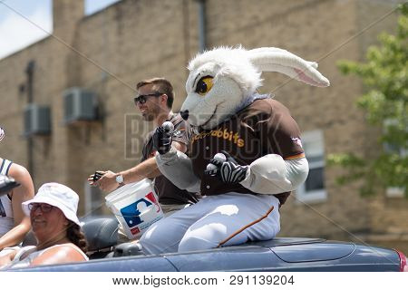 Kokomo, Indiana, Usa - June 30, 2018: Haynes Apperson Parade, The Kokomo Jackrabbits Mascot Going Do