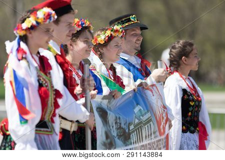 Chicago, Illinois, Usa - May 5, 2018: The Polish Constitution Day Parade, Men And Women Wearing Trad