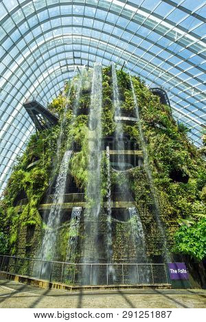 Worlds Largest Indoor Waterfall At Gardens By The Bay In Singapore - 05/07/17