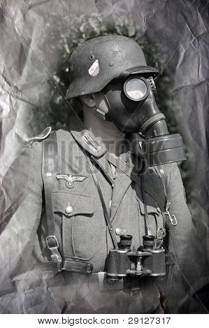 Soldado alemán en la máscara de gus. WW2 representando