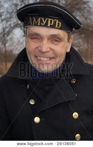 KIEV, UKRAINA - 2 LUTEGO 2008. Jest członkiem klubu historii wojskowej, nosi wojskowych rosyjskich C