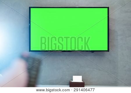Led Screen Tv With Green Screen Compositing. Tv Or Television - Green Screen On The Wall In Modern R