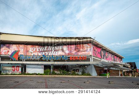 Bekasi, 24 March 2019 : Bandar Jakarta, Seafood Restaurant Bekasi Outlet At Summarecon With Empty Pa