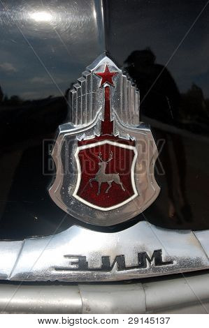 KIEV, UKRAINE - 22 maj: A tæt op af en ZIM sovjetiske bil er vist på en udstilling af retro biler på t