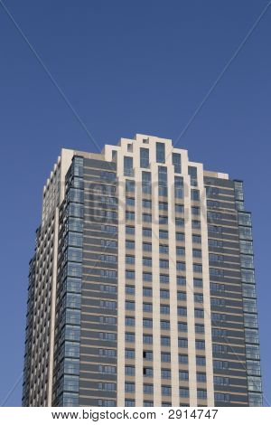 新しいアパートの建物