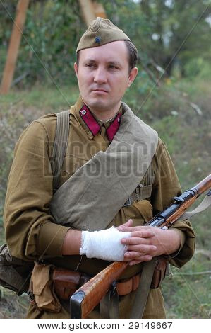 KIEV, UKRAINE - SEPT 6,: Medlem af en historie club wears en historiske sovjetiske ensartet som han deltagelse