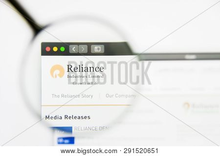 Los Angeles, California, Usa - 25 March 2019: Illustrative Editorial Of Reliance Industries Website 