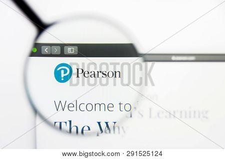 Los Angeles, California, Usa - 25 March 2019: Illustrative Editorial Of Pearson Website Homepage. Pe