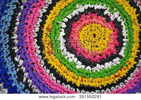 Round Mat Woven From Plastic Film Ribbons