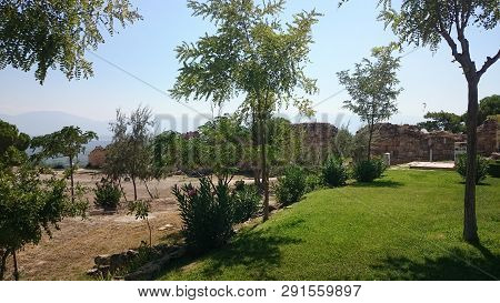 Ruins And Ruins Of The Ancient City, Hierapolis Near Pamukkale, Turkey.
