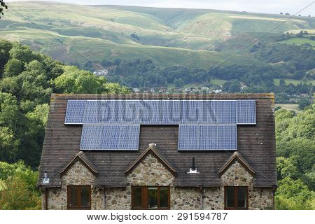 Solar Panels On Roof Of House Uk