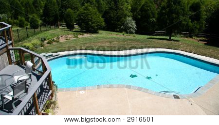 Dvorku bazén