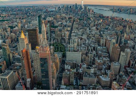 View Of Downtown Manhattan, New York, Usa, At Twilight. Freedom Tower Can Be Seen In The Distance.