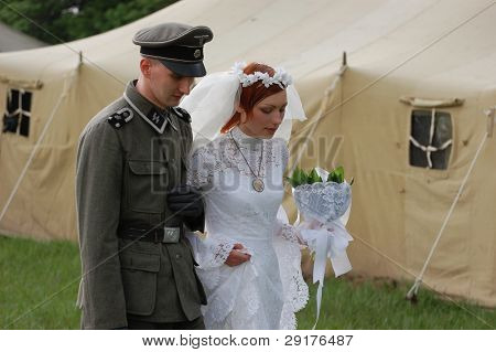 KIEV, UKRAINE - 8 mai : Un membres du Red Star histoire club usure uniforme historique allemand & du costume