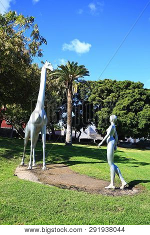 Las Palmas - Gran Canaria / Spain - 01 22 2017: Artwork In The City Of Gran Canaria, Escultura Jiraf