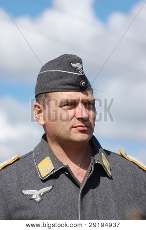 เคียฟ ยูเครน -17 กันยายน: คลับประวัติสมาชิกดาวแดงสวมประวัติศาสตร์เยอรมัน Luftwaffe รูป d