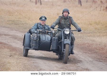 KIEV, Ucraina -NOV 6: Unidentified membri del Red Star storia club wear storico uniforme tedesca 