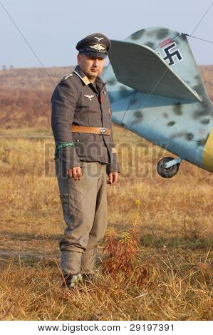เคียฟ ยูเครน -6 nov: สมาชิกคลับประวัติดาวสีแดงไม่สวมประวัติศาสตร์เยอรมัน Luftwaffe