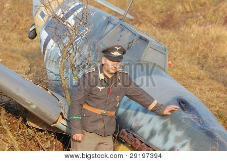 เคียฟ ยูเครน -6 nov: สมาชิกคลับประวัติดาวสีแดงไม่สวมประวัติศาสตร์เยอรมัน Luftwaffe