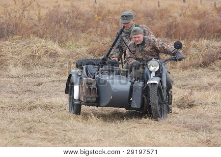 KIEV, Ucraina -NOV 6: Unidentified membri del Red Star storia club wear storico d uniforme tedesca