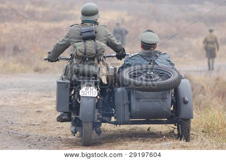 KIEV, Ucraina -NOV 6: Unidentified membri del Red Star storia club wear storico d uniforme tedesca