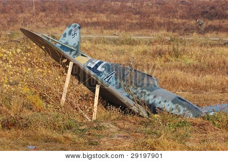 KIOVA, Ukraina -marraskuu 6: Saksan sotilaslentokone Bf-109 (replikan) aikana historiallinen reenactment 194