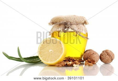 Gesunde Zutaten für die Stärkung der Immunität, isolated on white
