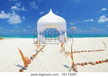Hochzeit Zelt an einem Strand am Kuredu Island, Malediven, Lhaviyani atoll