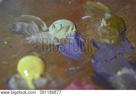 Painter Palette With Colours