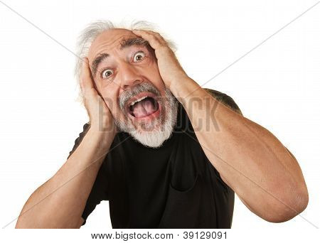 Homem mais velho de gritar