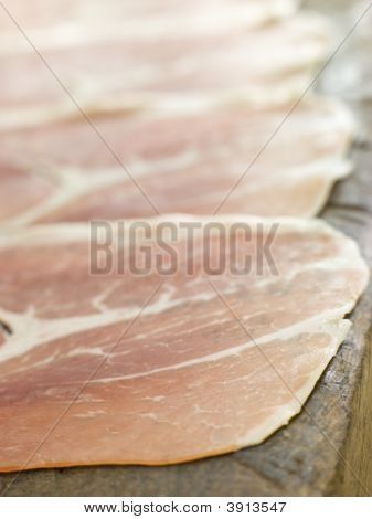 Fette di prosciutto Serano