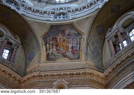 Turin, Italy - 04.28.2017: Royal Church Of Saint. Wawrzyniec In Turin, Interior