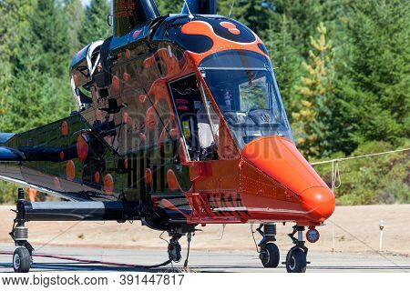 Prospect,  Oregon / Usa - September 9, 2014:  The Special Built K-max Helicopter With Intermeshing R