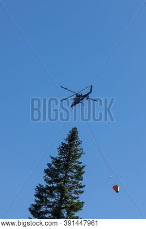 Prospect,  Oregon / Usa - September 9, 2014:  The Special Built K-max Helicopter With Intermeshing R