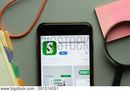 New York, Usa - 26 October 2020: Sprint E Sport Digitale Mobile App Logo On Phone Screen Close Up, I