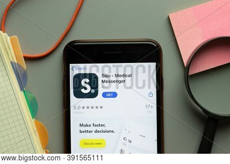 New York, Usa - 26 October 2020: Siilo Medical Messenger Mobile App Logo On Phone Screen Close Up, I