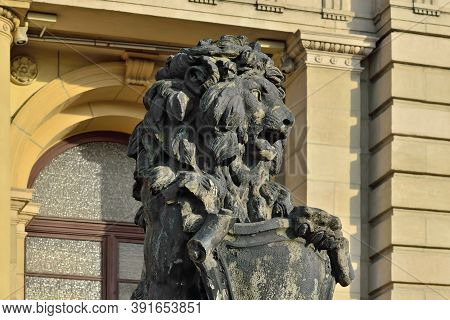 Kaliningrad, Russia - September 30, 2020: Sculpture Of A Lion On The Porch Of Kenigsberg Stock Excha