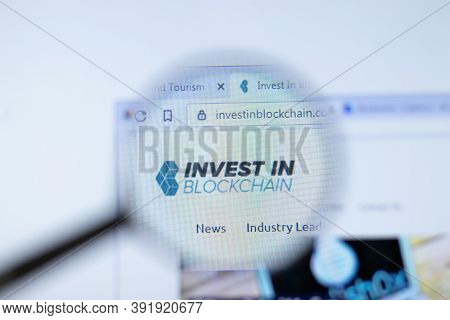 New York, Usa - 26 October 2020: Invest In Blokchain Company Website With Logo Close Up, Illustrativ
