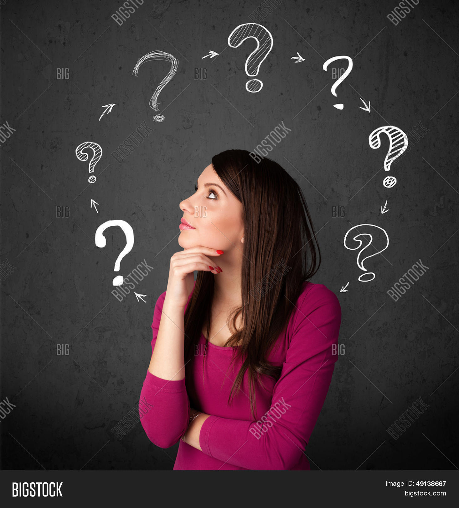 Вопросы парню. Какие вопросы можно задать парню. Девушка задумалась. Вопросы девушке. Девушка думает.